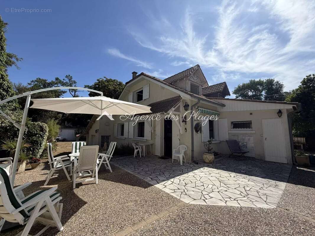 Maison à MESCHERS-SUR-GIRONDE