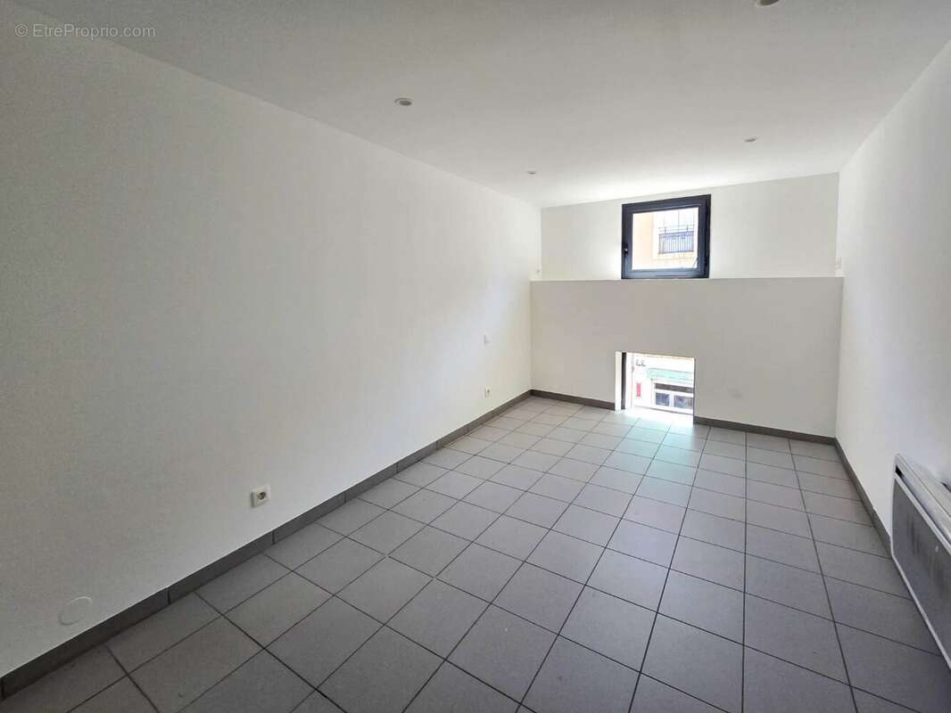Au cur du très prisé **Quartier Haut de Sète** - photo 5