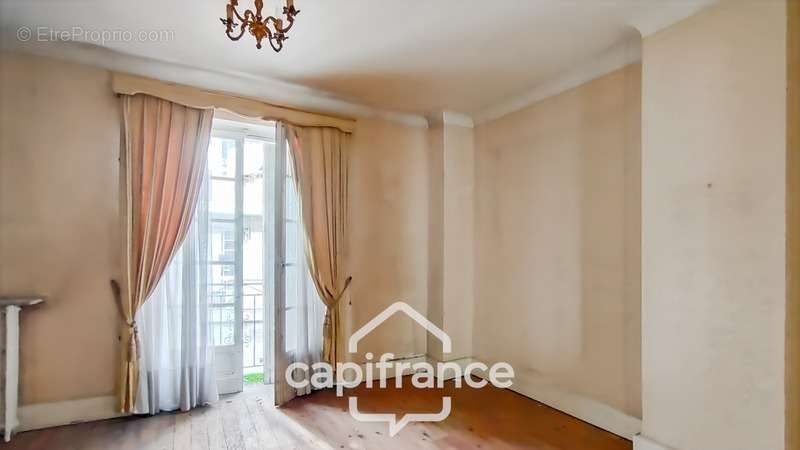Appartement à SAINTE-LIVRADE-SUR-LOT