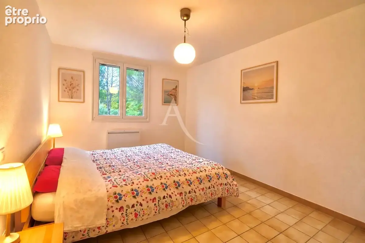 Villa de 180 m2 avec piscine jardin 1800m2 au calme panneaux solaires - photo 16