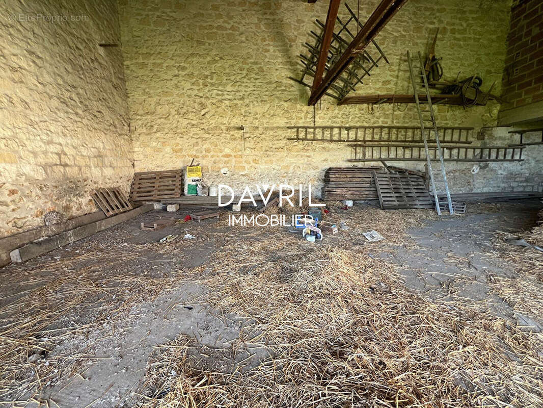 Maison à JOUY-LE-MOUTIER