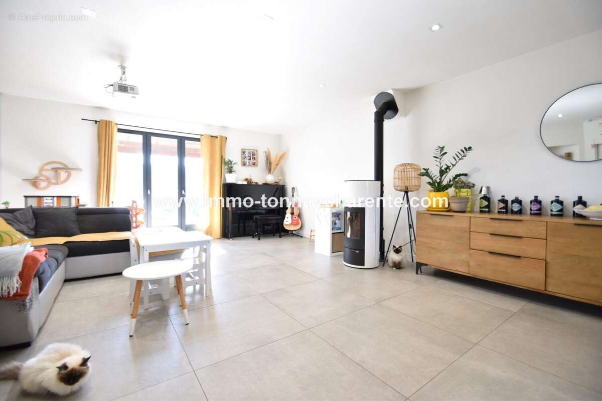 Maison à TONNAY-CHARENTE