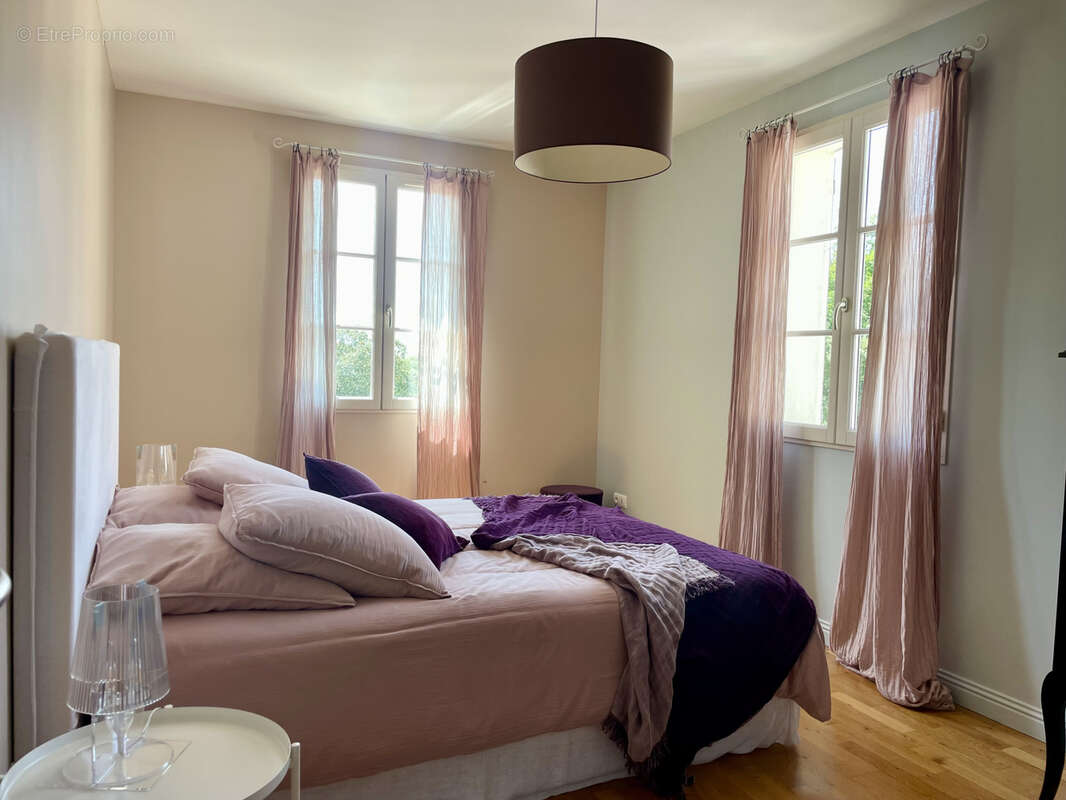 Maison à SAINT-YRIEIX-SUR-CHARENTE