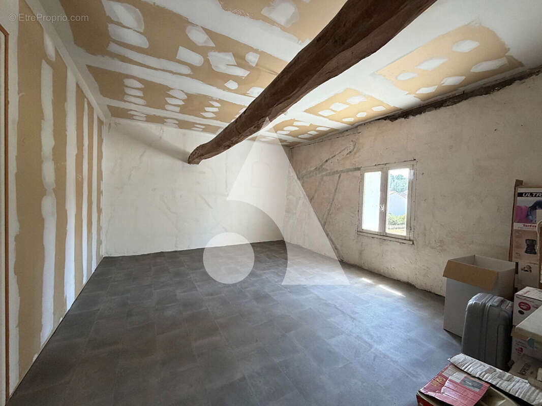 Maison Longère Bessines 7 pièce(s) 137.10 m2 - photo 13