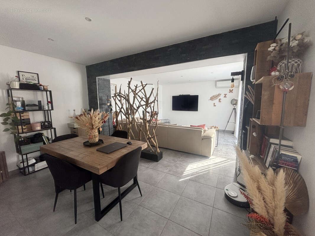 Maison à BELLEGARDE