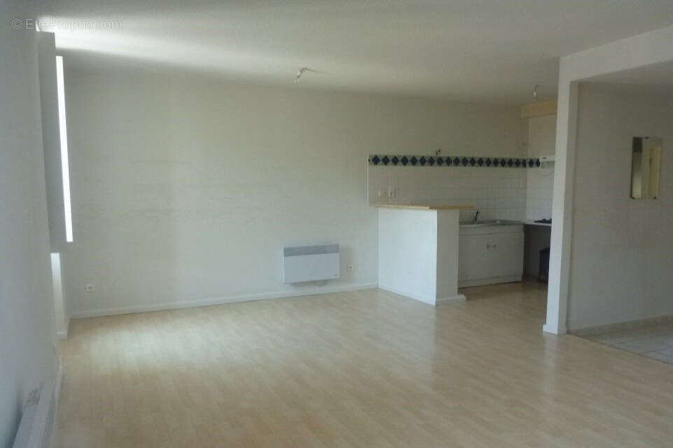 Appartement à LEZIGNAN-CORBIERES