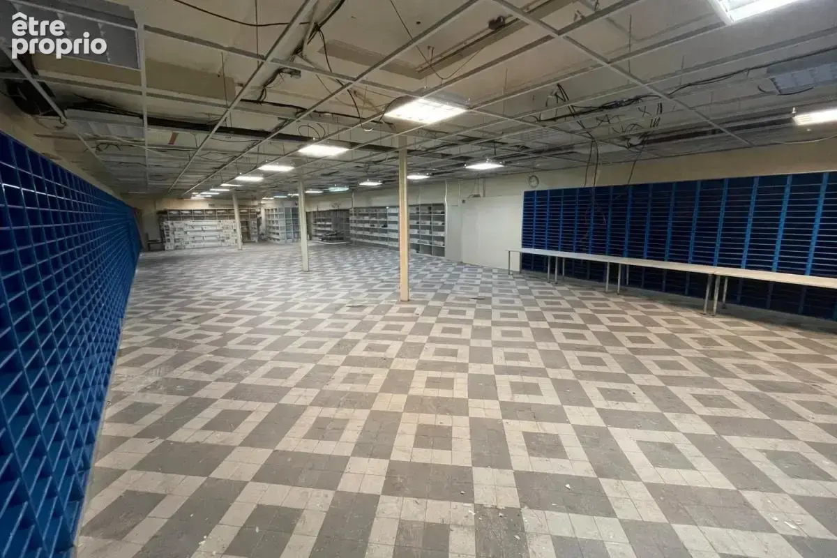 Local commercial 360 m² – Libre de toute occupation – Ancienne salle des coffres – Rouen centre - photo 2