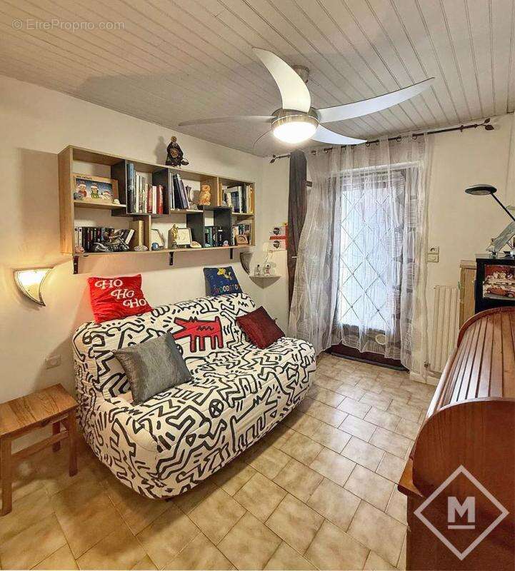 Appartement à MARSEILLE-4E
