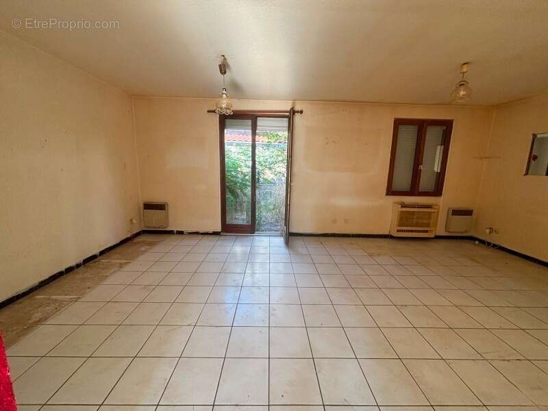 Maison à rénover à vendre 3 pièces LA CRAU (83). LOTISSEMENT LES ARQUETS - photo 13