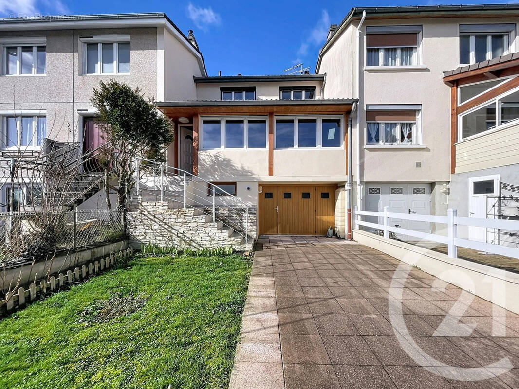 Maison à CHEVIGNY-SAINT-SAUVEUR