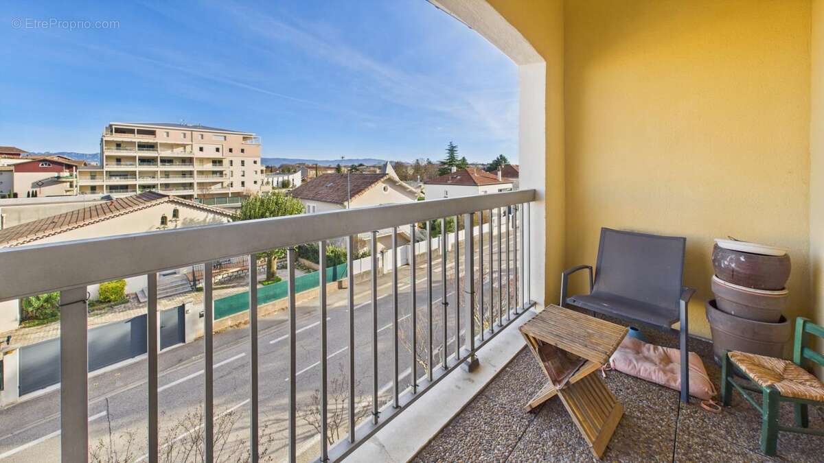 Appartement à GUILHERAND-GRANGES