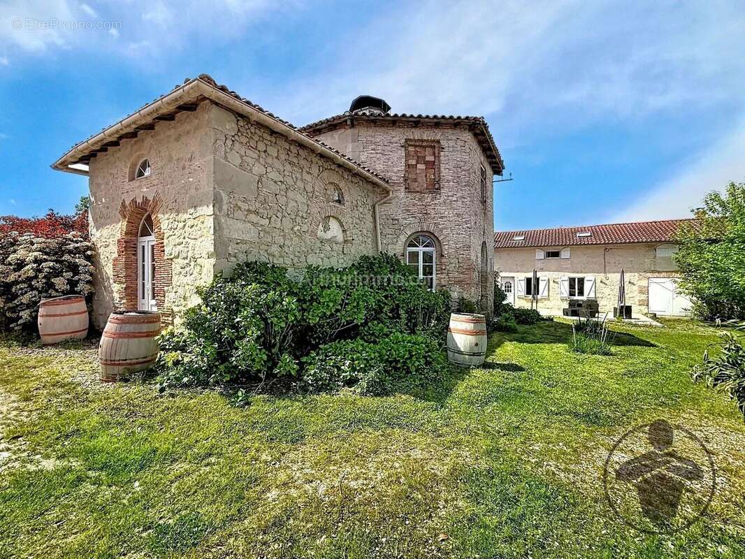 Maison à SAINT-MARTIN-DE-COUX