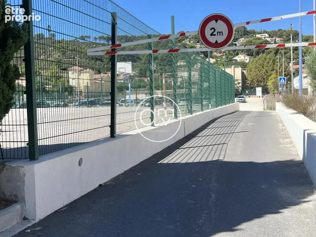 Vente de locaux professionnels et liberaux saint-mandrier ( - photo 6