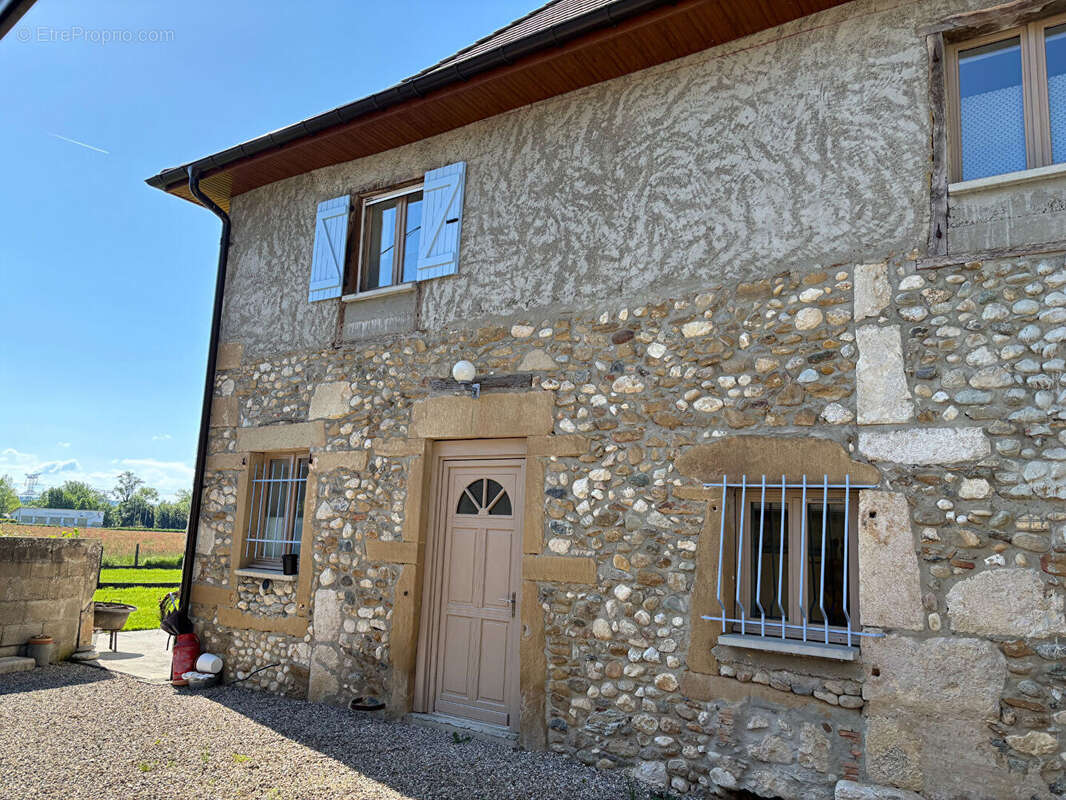 Maison à SAINT-GENIX-SUR-GUIERS
