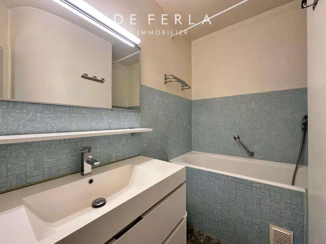 Appartement à PARIS-14E