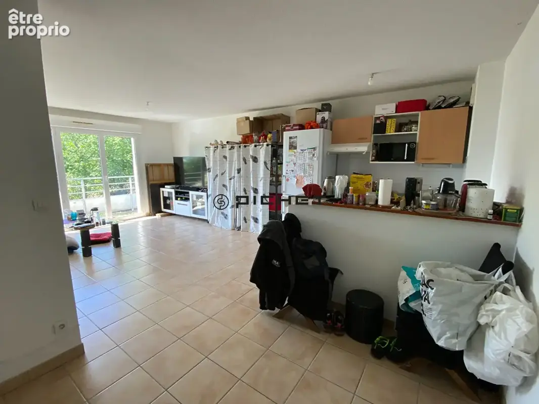 Appartement T3 avec balcon et deux parkings privatifs. - photo 3