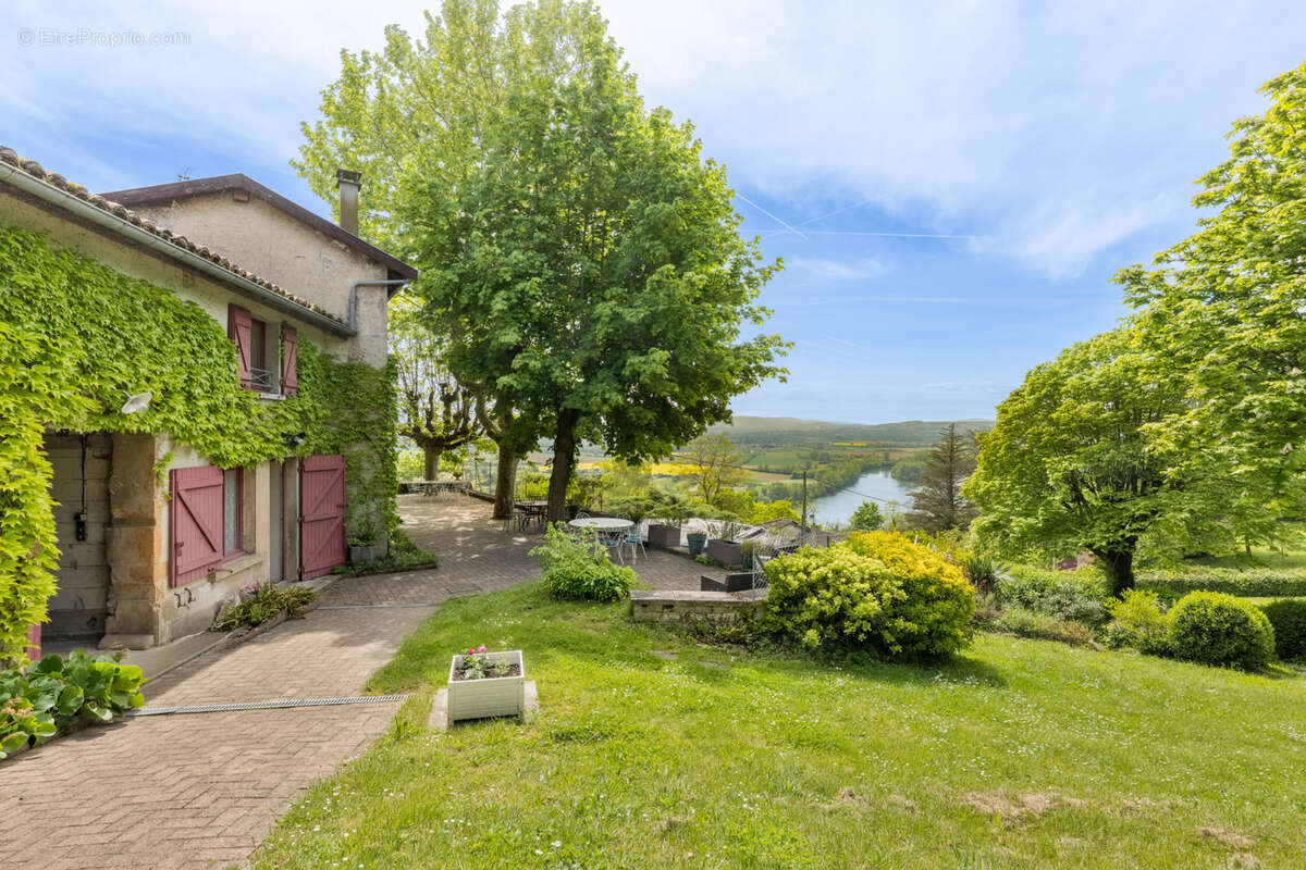 Maison à TREVOUX