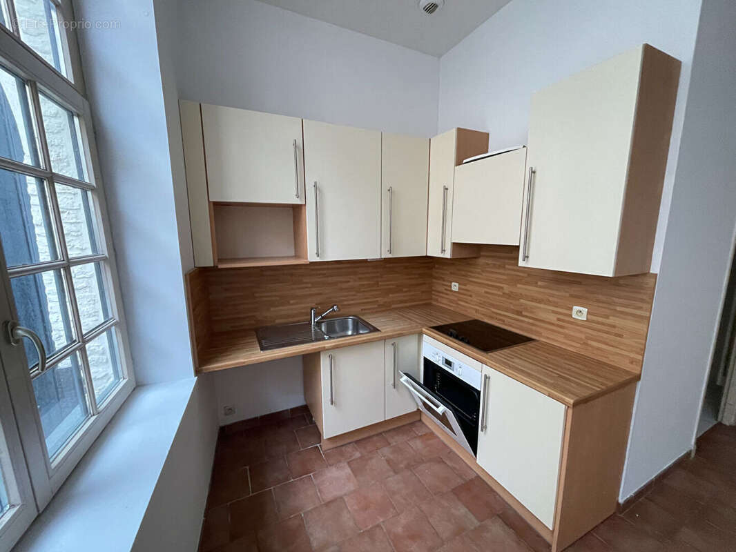 Vieux lille - rue basse - t3 en residence - photo 2