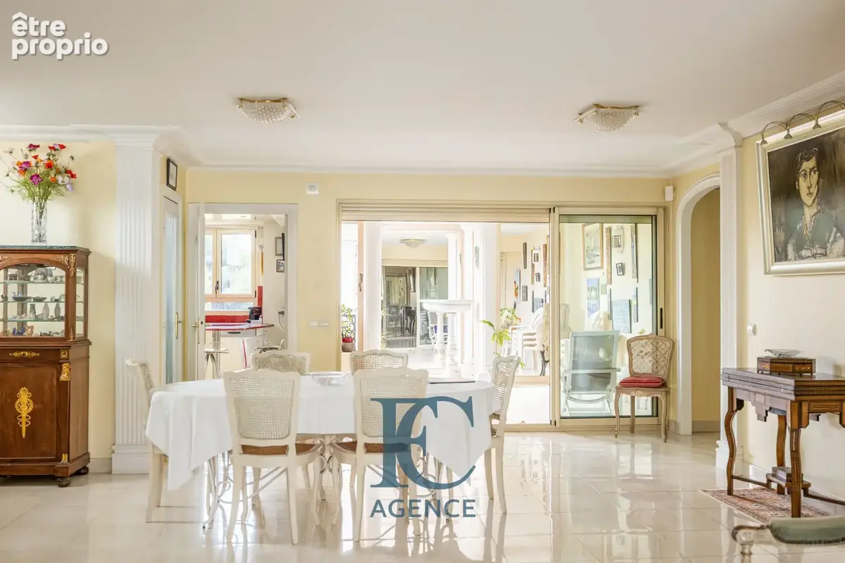 Appartement T3 de 118 m2 avec ascenseur et garage au centre-ville - photo 4