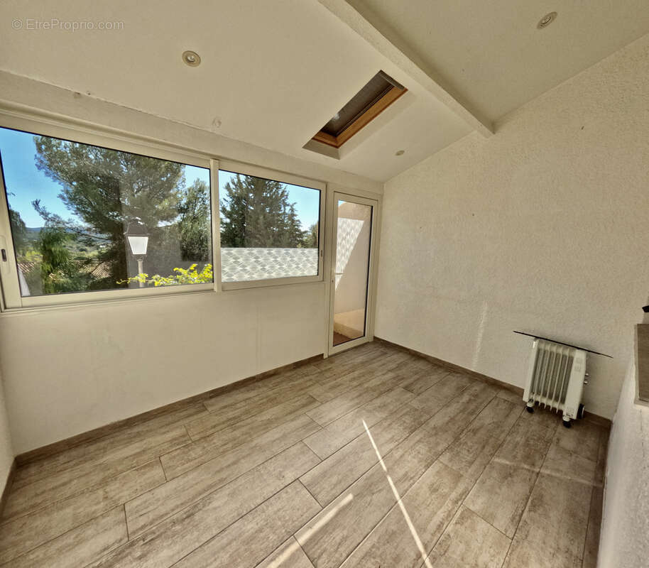 Maison à SOLLIES-VILLE