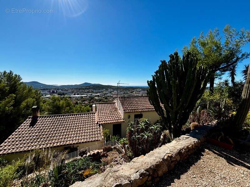 Maison à LA VALETTE-DU-VAR