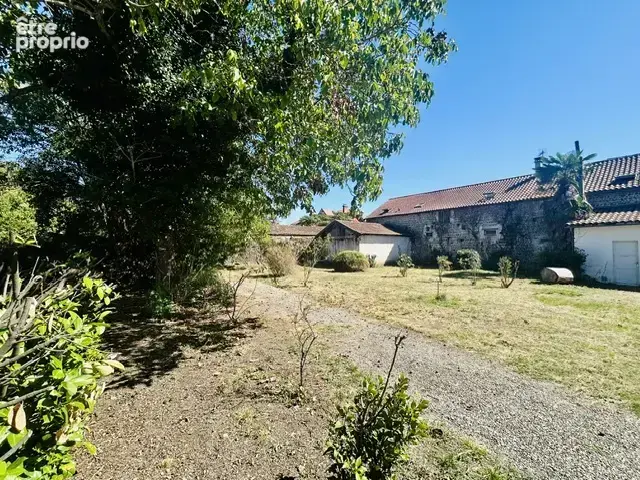 À vic-en-bigorre, centre ville - photo 19