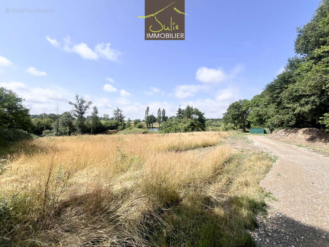 Terrain à BRESSUIRE