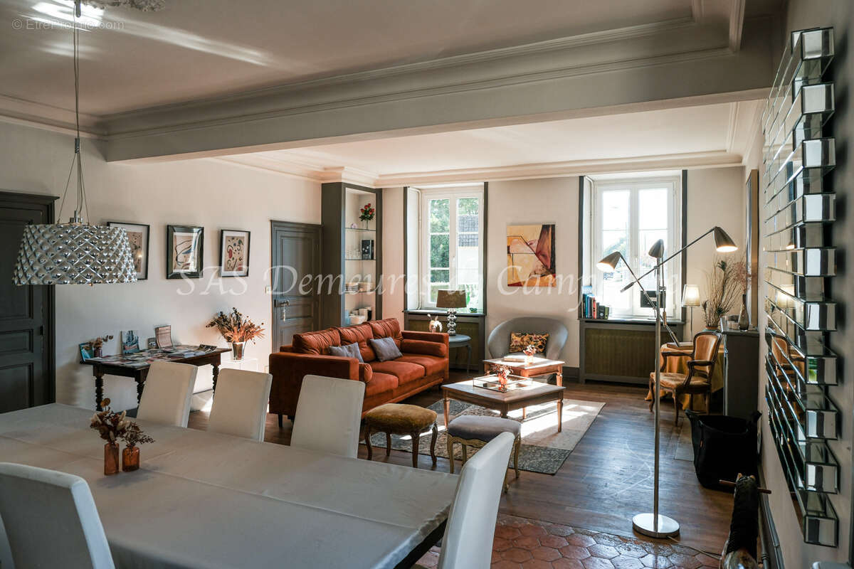 Maison à SAINT-SATUR