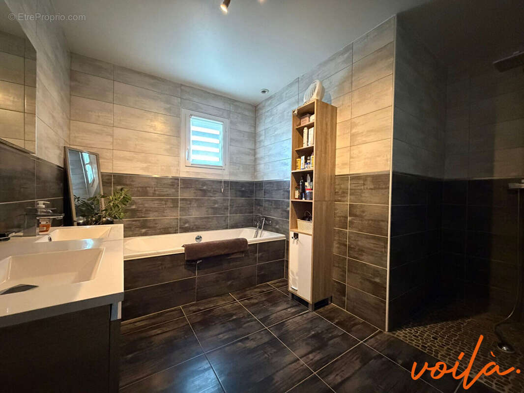 Maison à VILLEMOUSTAUSSOU