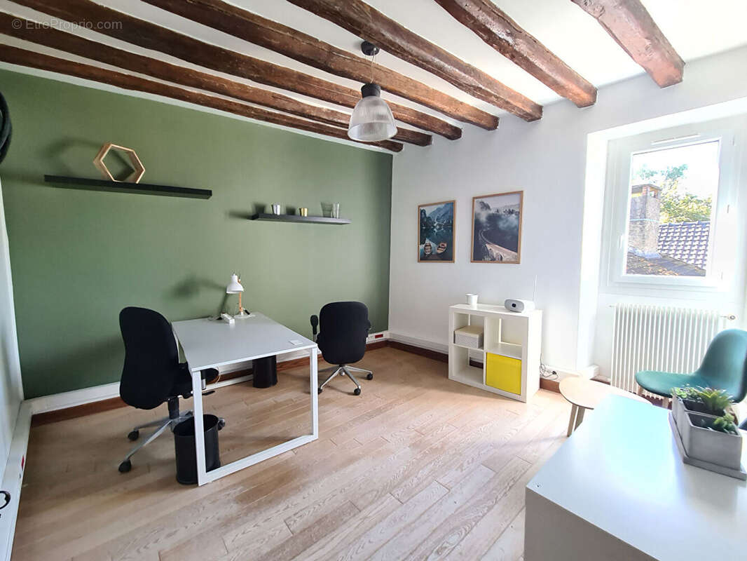 Maison à LA QUEUE-LES-YVELINES