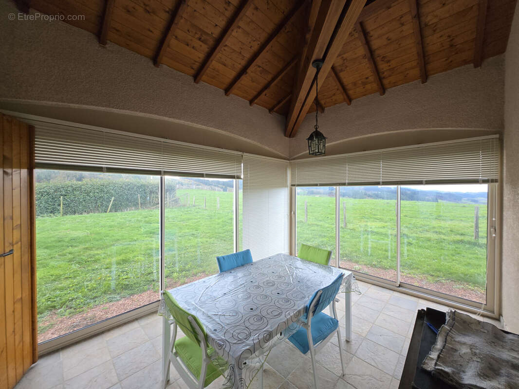 Maison à SAINT-BONNET-DES-BRUYERES