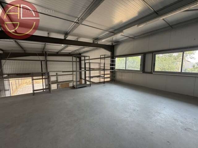 Commerce 351 m² à Saint-Jory  - photo 3