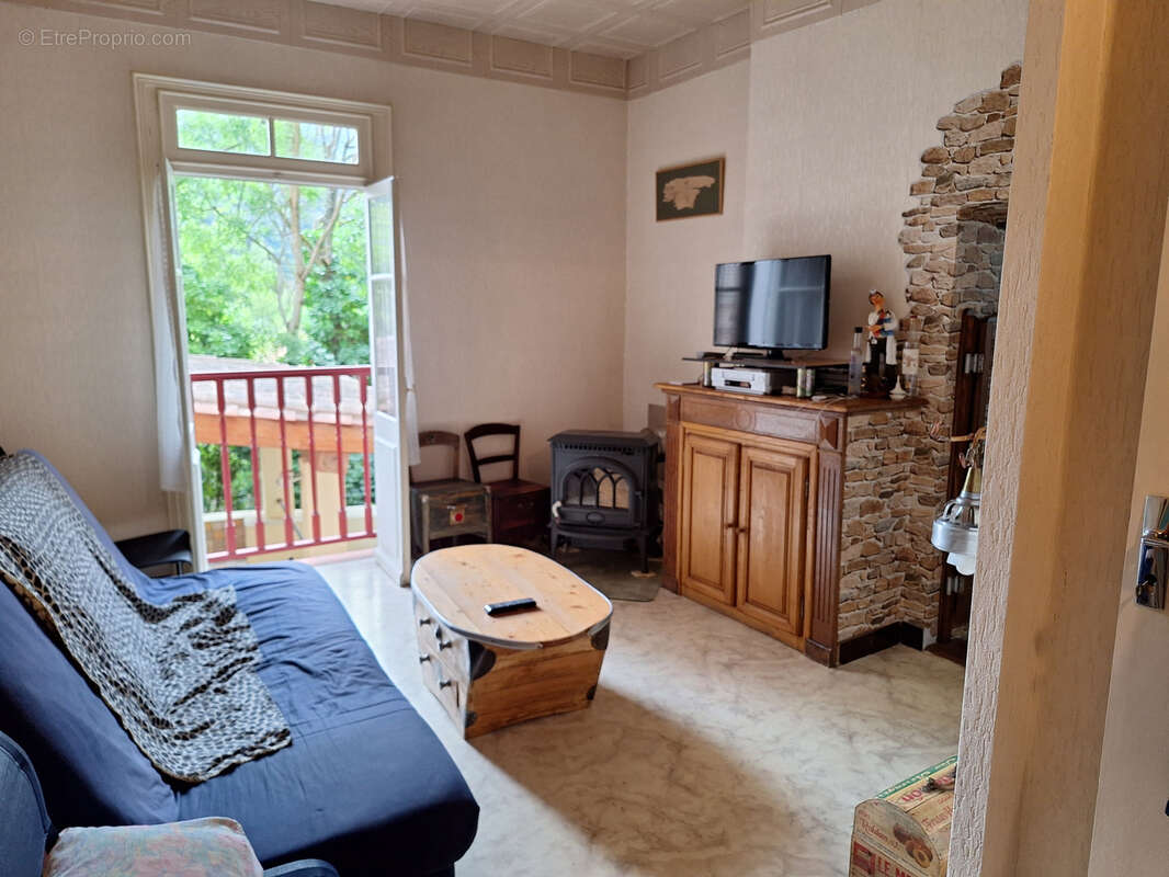 Maison de ville en bord de rivière avec cour, spa et caves - photo 17