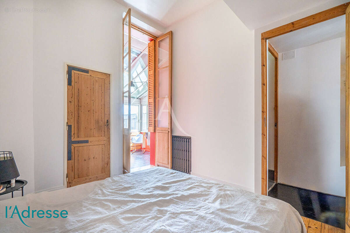 Bordeaux Nansouty / Barrière de Bègles - Maison rénovée avec cave et jardin - photo 9