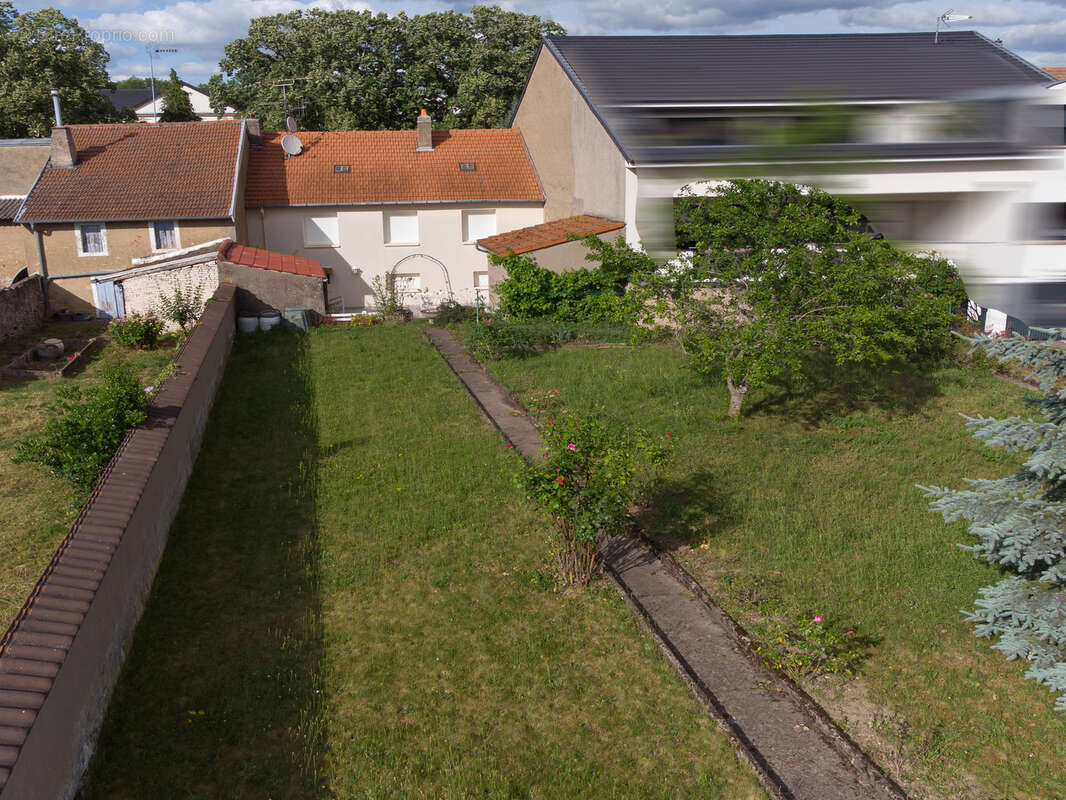 Maison à AUGNY