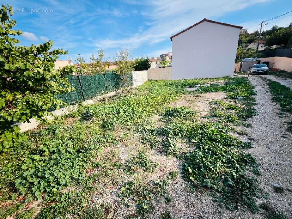 Terrain 196 m² à Cuers  - photo 3