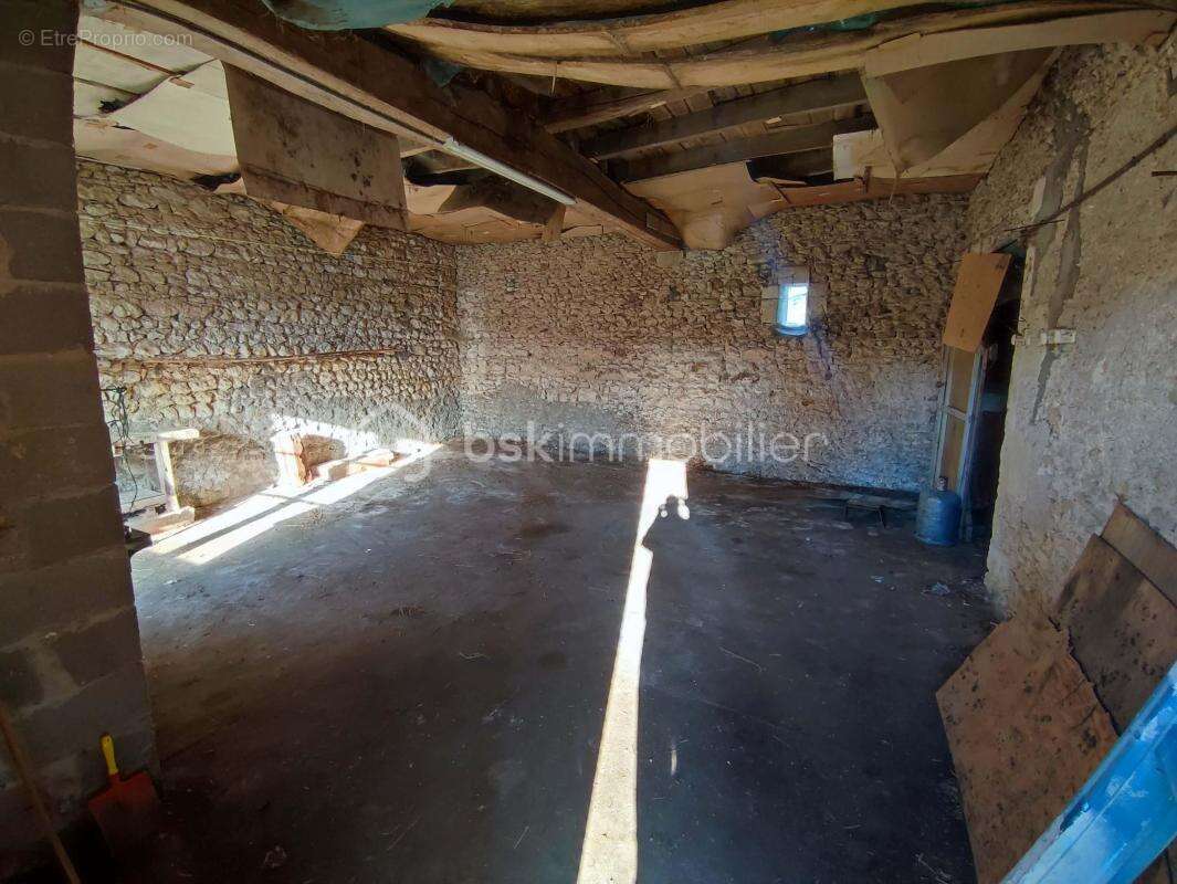 Maison à MONTRICHARD