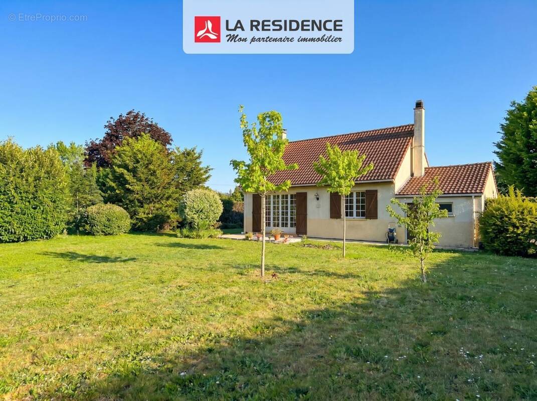 Maison à CHERISY