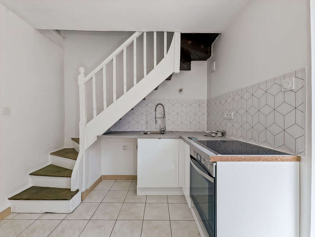 Maison au coeur de Montreuil-sur-Ille - Gare à pied  -  3 niveaux - 27 m2 - photo 4
