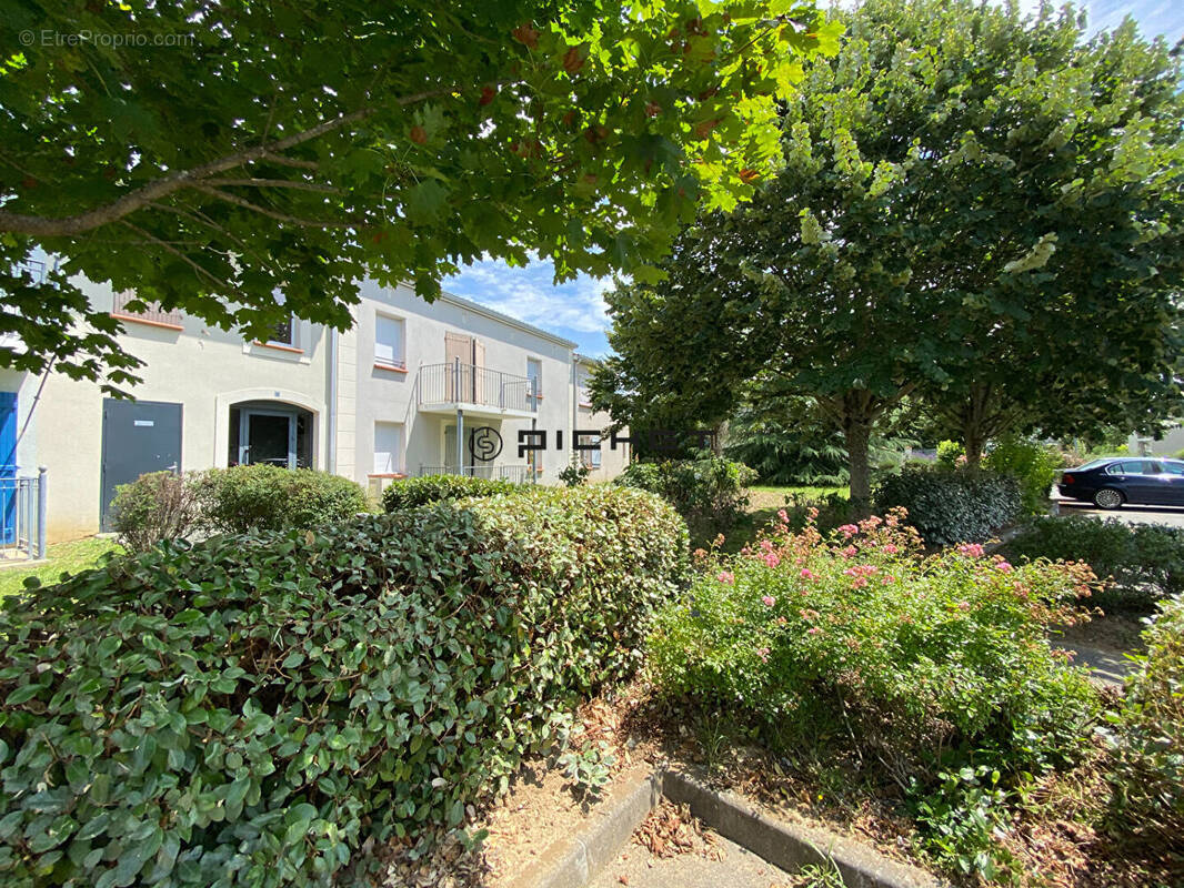 Appartement à SAINT-MARTIN-LACAUSSADE