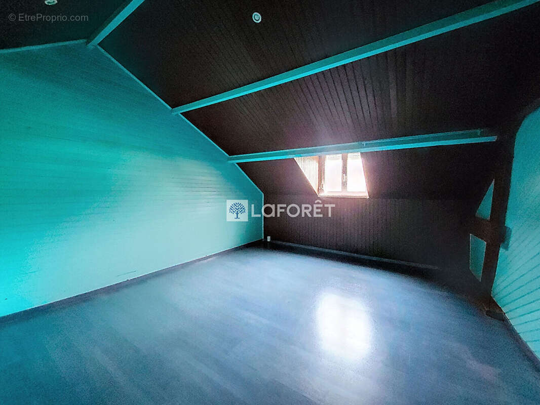 Appartement à LA FERE