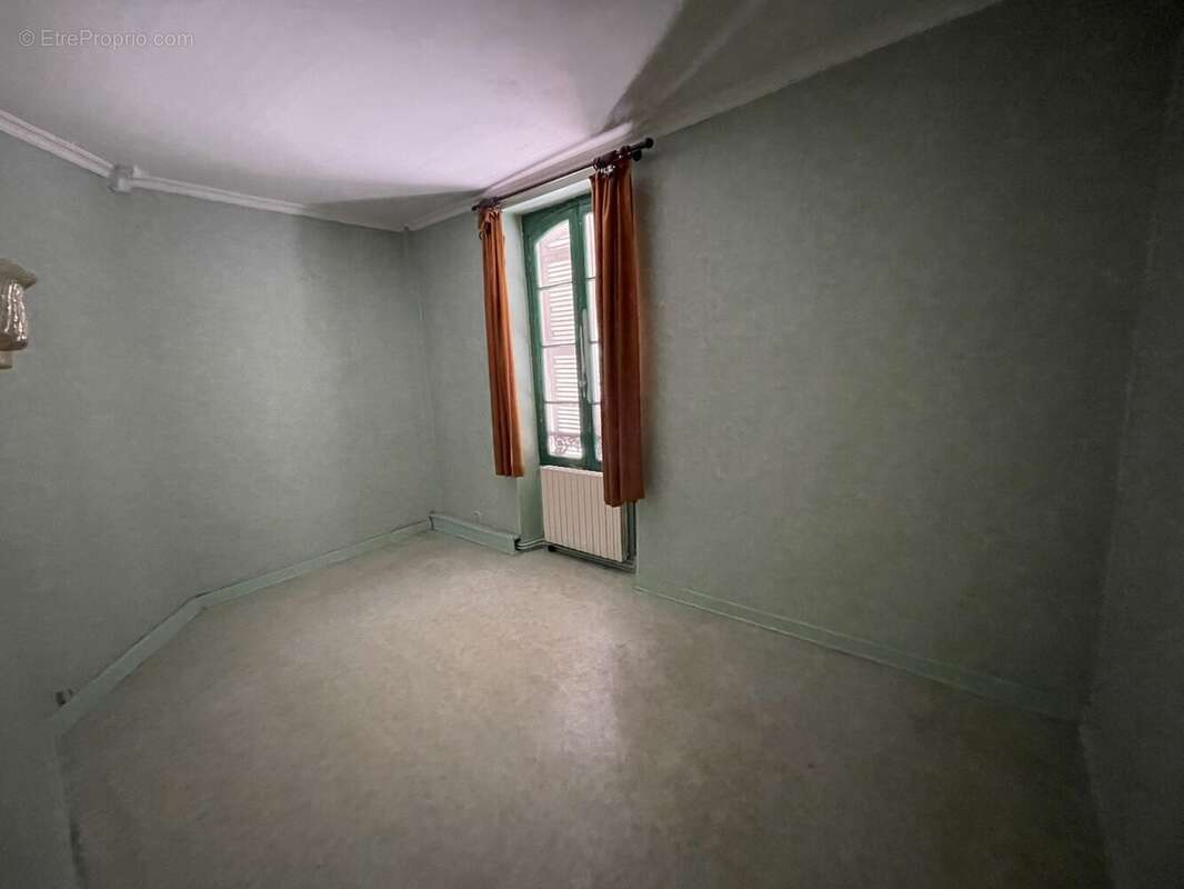 Maison 100 m² à Saint-Astier  - photo 4