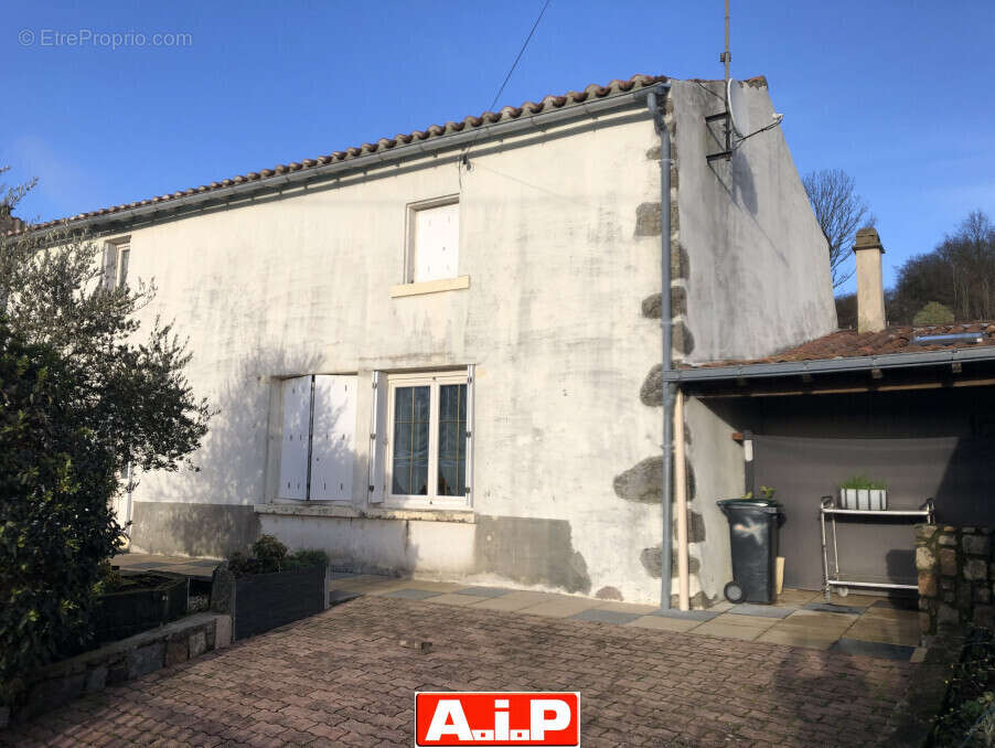 Maison à POUZAUGES