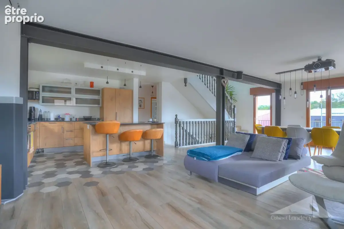 Maison 7 pièces 205 m² à vendre à Saint-Genis-Pouilly (01630) - photo 4