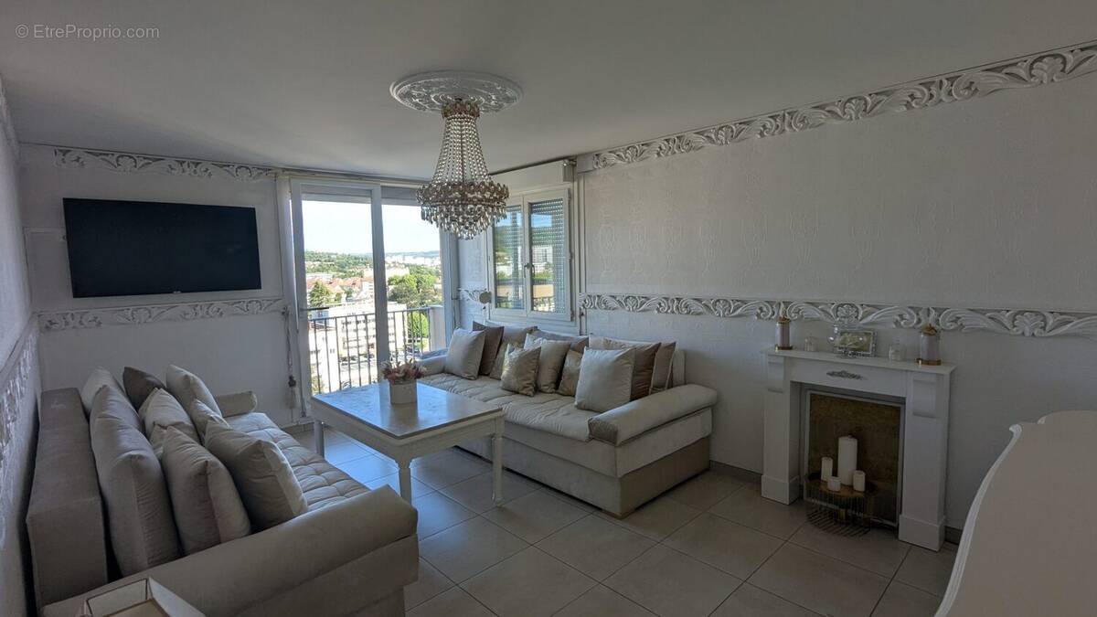 Appartement à CHENOVE