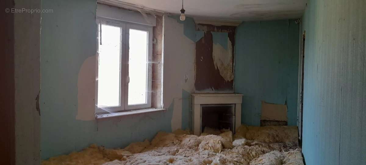 Maison à BAZINCOURT-SUR-SAULX