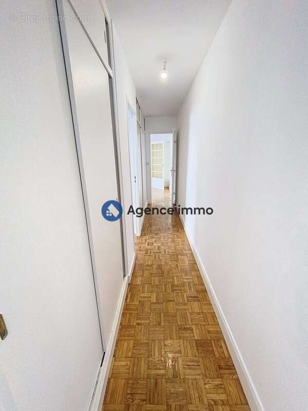 Appartement à LA RICHE