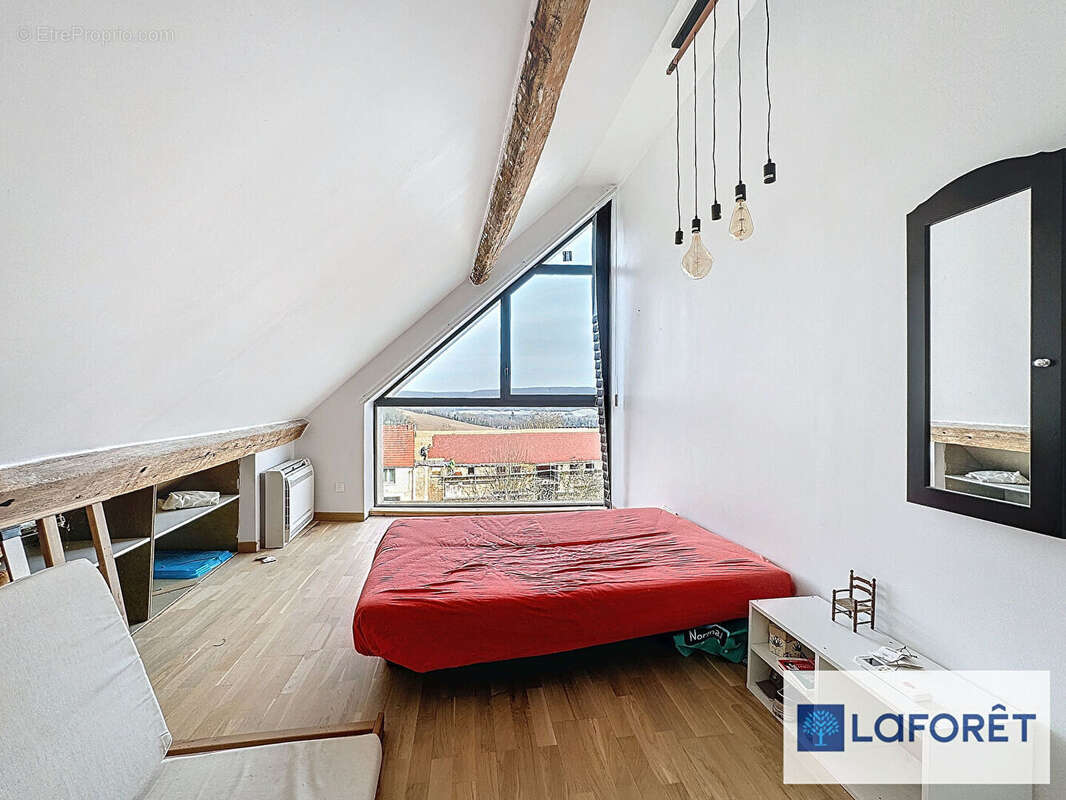 Maison à CRESPIERES