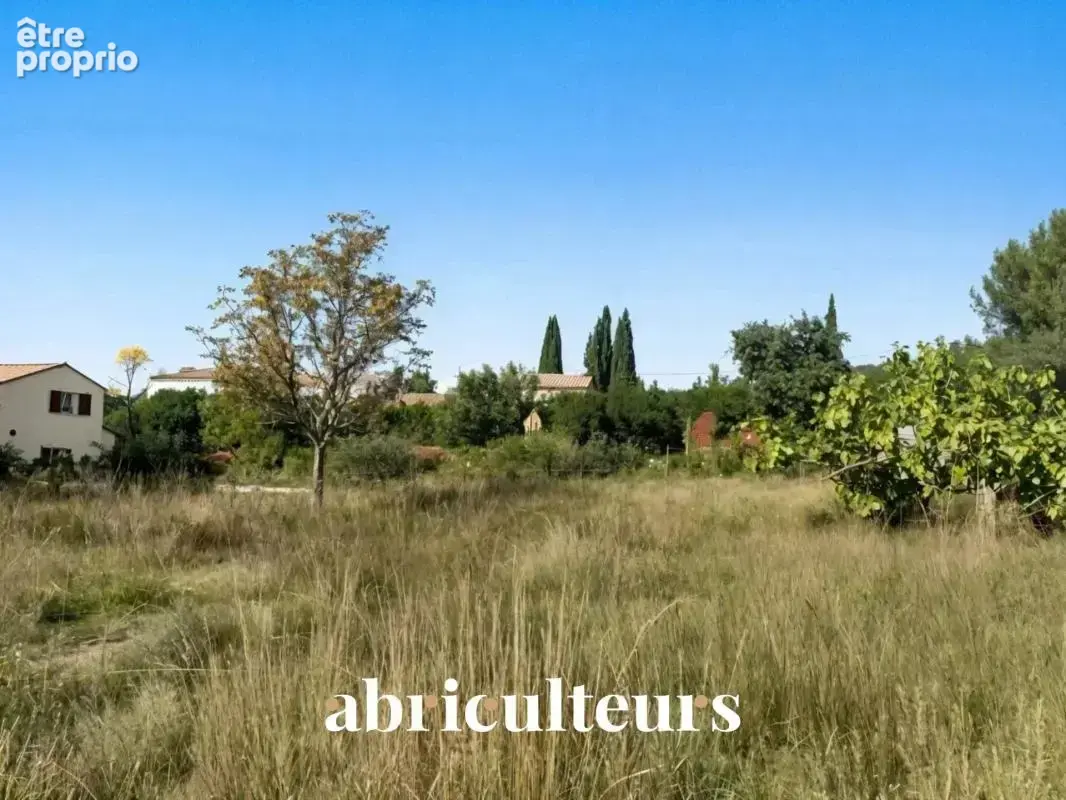 Terrain constructible 1400m² à Eguilles - photo 3