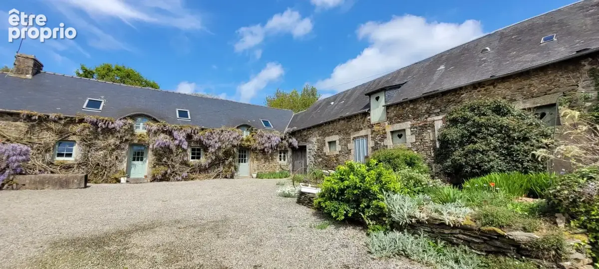 Photo Maison à Saint-Martin-Des-Pres au prix de 445 000€
